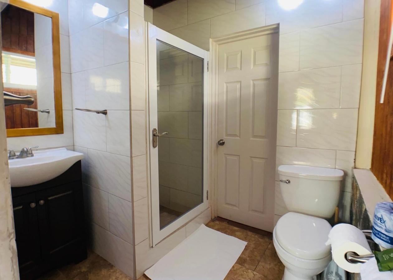 Stonetrail Hotel Arnos Vale Ngoại thất bức ảnh