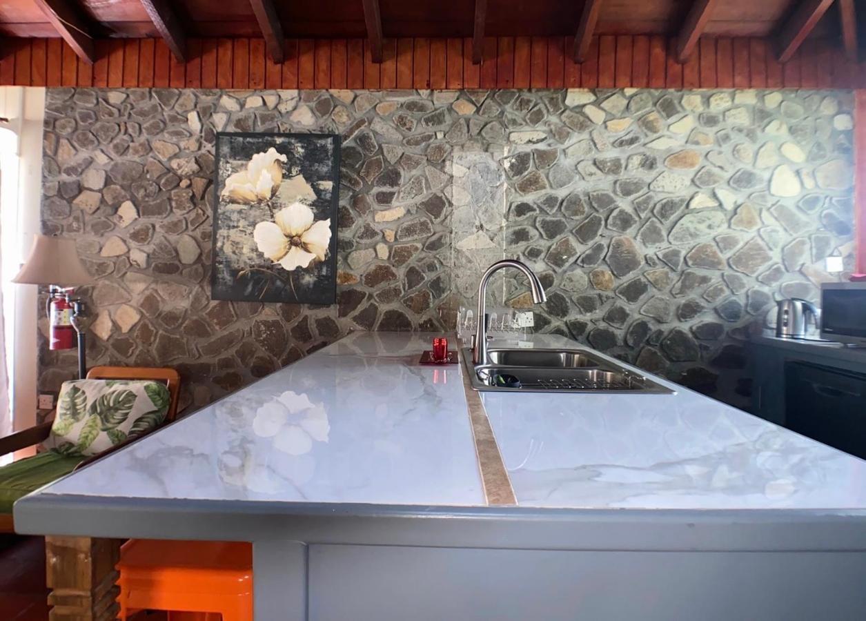 Stonetrail Hotel Arnos Vale Ngoại thất bức ảnh