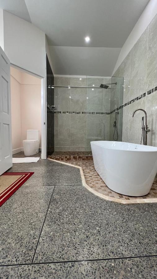 Stonetrail Hotel Arnos Vale Ngoại thất bức ảnh