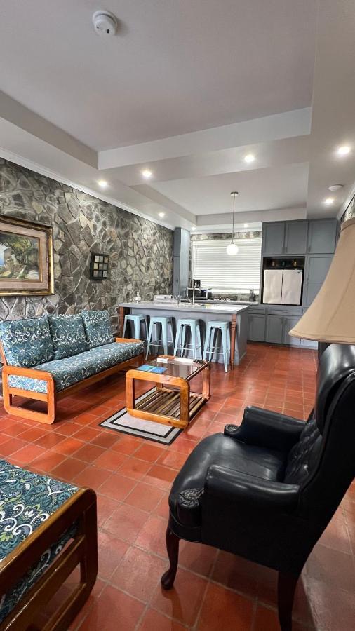 Stonetrail Hotel Arnos Vale Ngoại thất bức ảnh