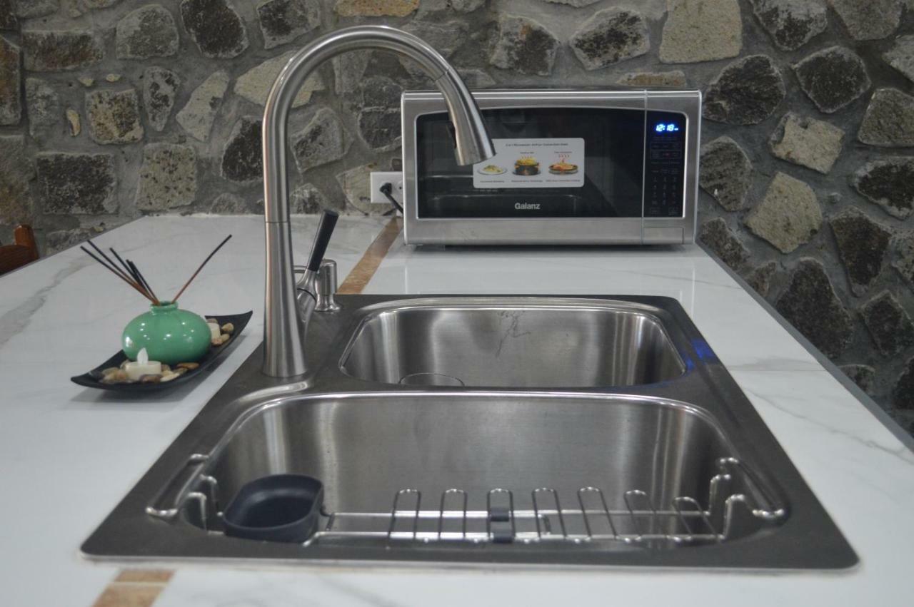 Stonetrail Hotel Arnos Vale Ngoại thất bức ảnh
